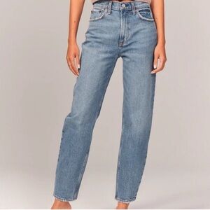Abercrombie & Fitch 80s Mom High Rise Jean